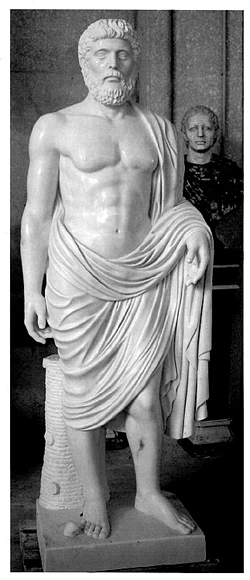 Roman Statue's aren't dressed for cold weather Roman Statue's aren't dressed for cold weather